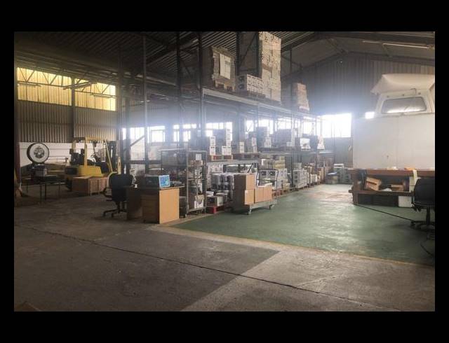 520M² WAREHOUSE TO LET IN ANDERBOLT